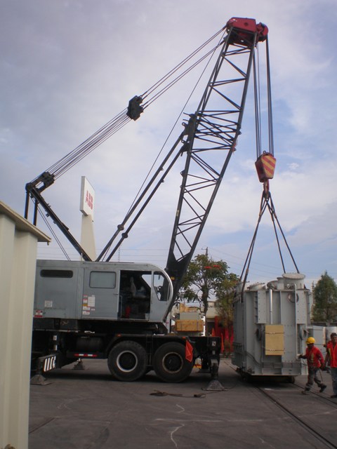 Carga de transformador 75tons. ABB Carga de transformador 75tons. ABB